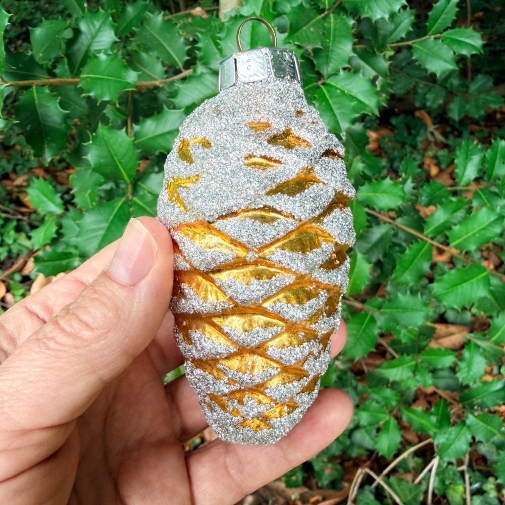 Vintage GDR East Germany Glass Pinecone Christmas Ornaments Gold Silver Set of 2 - Picture 4 of 8